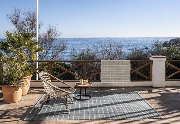 Nanimarquina Koberec Tiles 2, tmavě šedý, 100% recyklované PET Rozměr: 170x240 cm