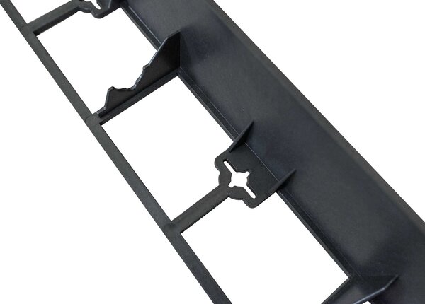 Plastový obrubník pro neviditelné ohraničení 45 mm