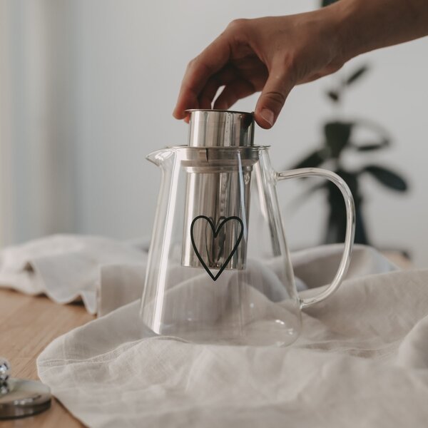 Čajová konvice se sítkem Heart 1,2 l