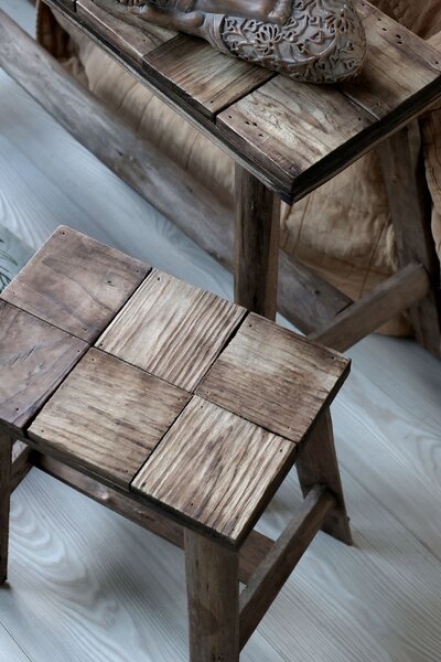 Hnědá dekorační dřevěná lavice se vzorem na sedadle Tanoak - 33*24*33 cm - Chic Antique