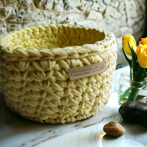 Kruhový háčkovaný košík Pro báječnou ženu / teplé barvy Název: Vanilla