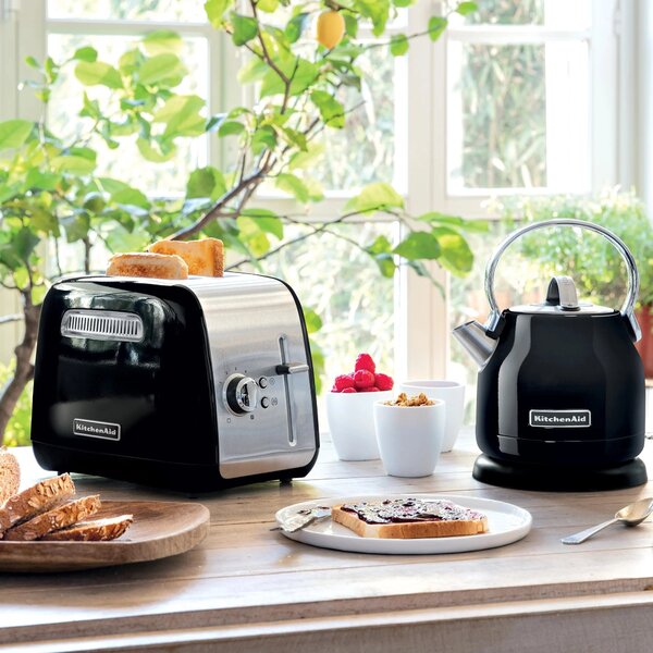 KitchenAid 5KEK1222EOB Rychlovarná konvice Stella černá