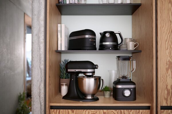 KitchenAid 5KEK1522EBK Rychlovarná konvice Artisan 1,5 l litinová