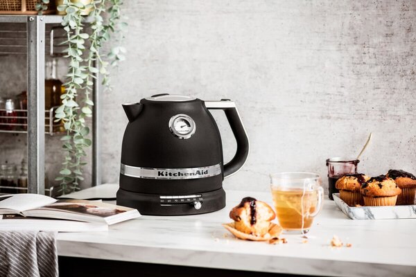 KitchenAid 5KEK1522EBK Rychlovarná konvice Artisan 1,5 l litinová