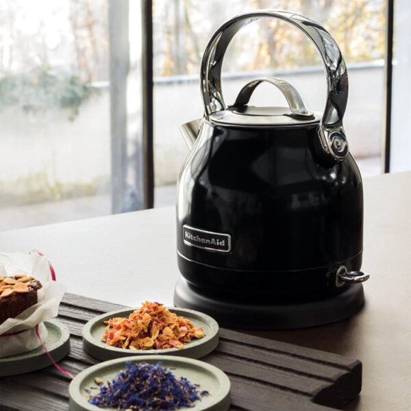 KitchenAid 5KEK1222EOB Rychlovarná konvice Stella černá