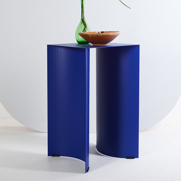 Ok Design designové odkládací stolky Arc Table