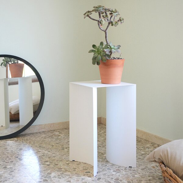 Ok Design designové odkládací stolky Arc Table