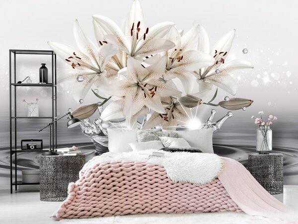 Fototapeta Lilie - světle krémové květy na dekorativním bílém pozadí ve vodě