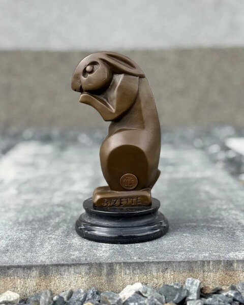 Bronzová socha - Králík - art deco
