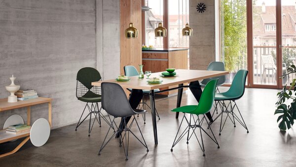 Vitra designové židle DSR - skořepina černá, podnož chromová