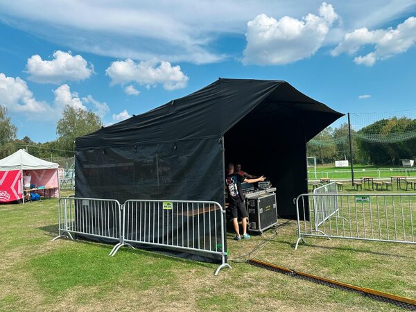 Nůžkový podiový stan 4,5x4,5 m FOH