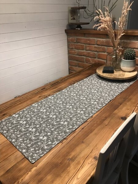 Dekorativní běhoun na stůl Barva: Bílá