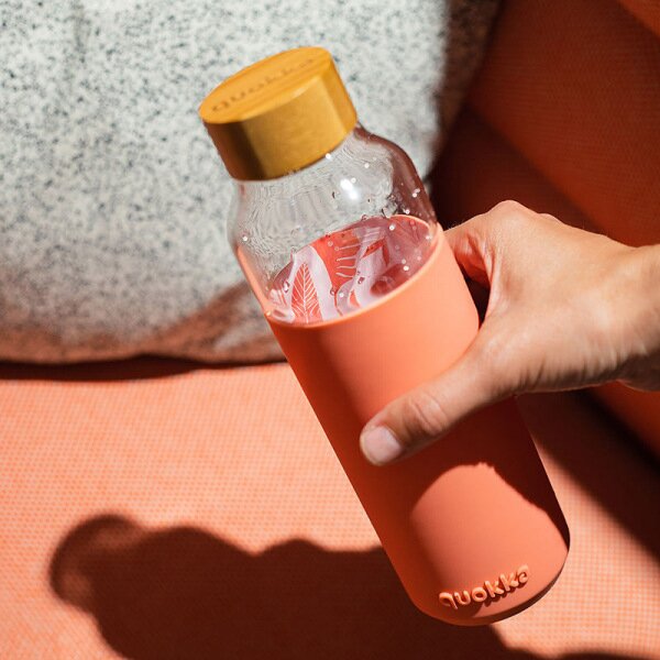 Quokka Skleněná láhev na vodu Flow pink botanical 660 ml
