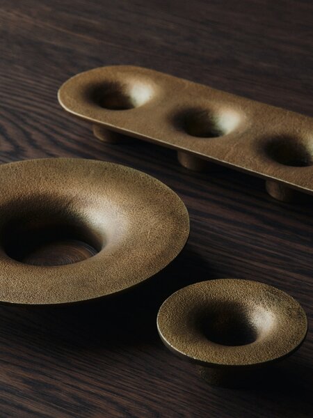 Kovový svícen Soothe Brass Finish Ø 16 cm