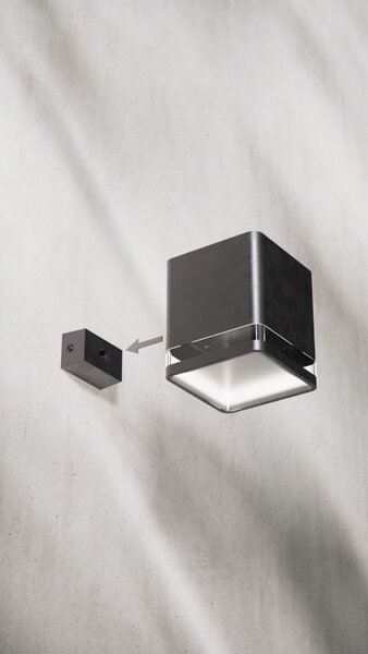 Philips 8720169386815 Virona solární nástěnné svítidlo LED 1,8W/200lm 2700K IP44 černá