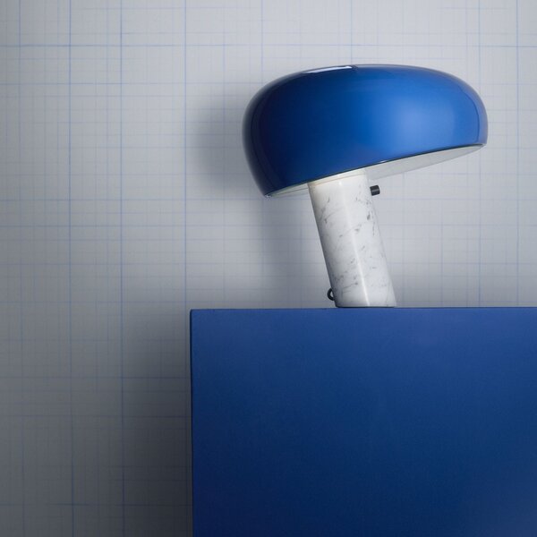 Flos F6380014 Snoopy, designová stolní lampa se stmívačem v kombinaci modré a mramoru, 1x150W E27, výška 36,9cm