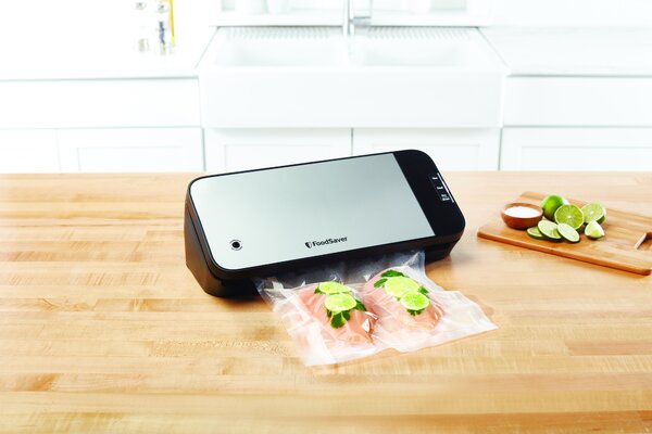 Kompaktní vakuová svářečka fólií FoodSaver VS2190X