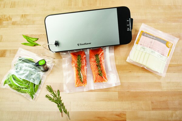 Kompaktní vakuová svářečka fólií FoodSaver VS2190X