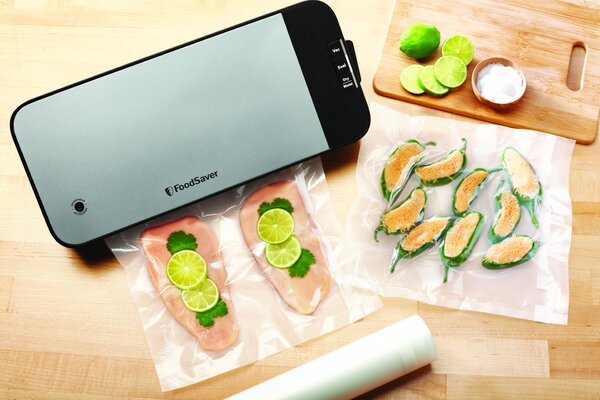 Kompaktní vakuová svářečka fólií FoodSaver VS2190X