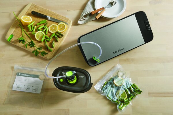 Kompaktní vakuová svářečka fólií FoodSaver VS2190X