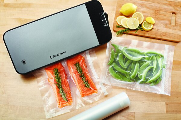 Kompaktní vakuová svářečka fólií FoodSaver VS2190X