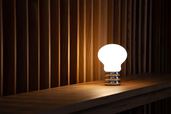 Ingo Maurer designové stolní lampy B.Bulb