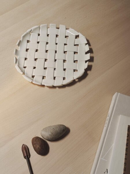 Ferm Living Keramický talíř Plait Platter, off-white