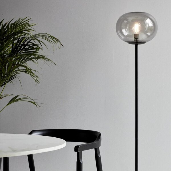 Nordlux Kouřově šedá skleněná stojací lampa Alton 150 cm