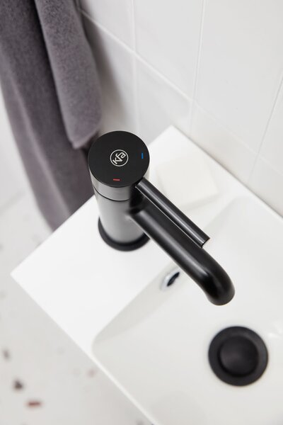 KFA Armatura Moza umyvadlová baterie stojící černá 5032-815-81