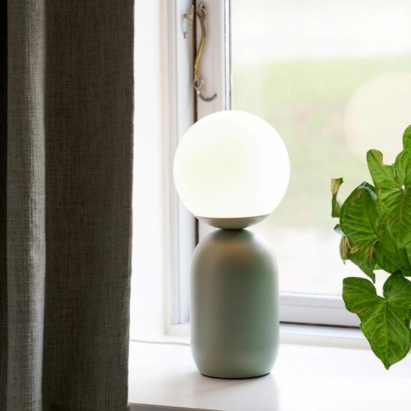 Nordlux Opálově bílá skleněná stolní lampa Notti se zelenou podstavou