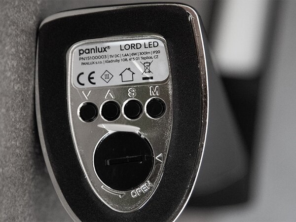 PANLUX s.r.o. Stolní LED lampička LORD LED s displejem - neutrální - bílá, hnědá, černá kůže Barva produktu: Bílá