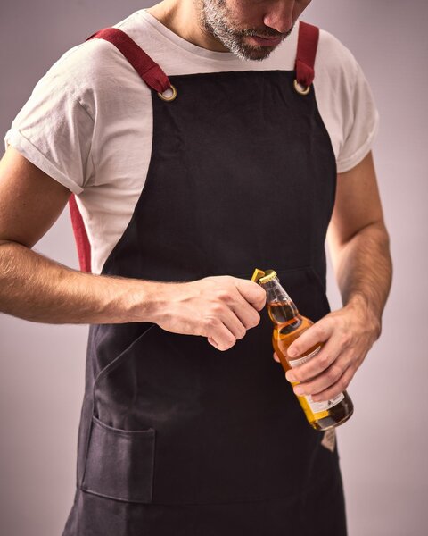 Pánská kuchyňská zástěra s otvírákem BBQ Utility Apron
