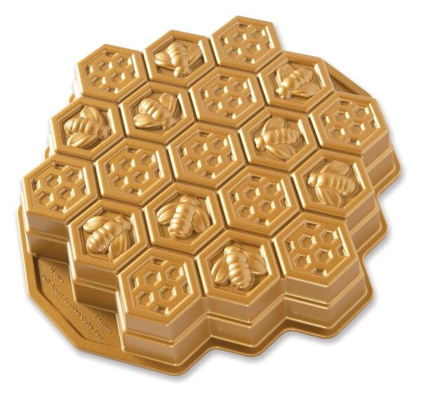 Forma na pečení ve tvaru medové plástve ve zlaté barvě Nordic Ware Bee, 2,4 l