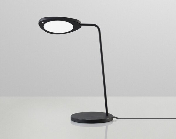 Muuto Stolní lampa Leaf, black LEATBL02