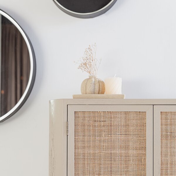 -25 % Dny MOMENTI– White Label Béžová dřevěná komoda s ratanovou výplní WLL AMAYA 80 x 38 cm