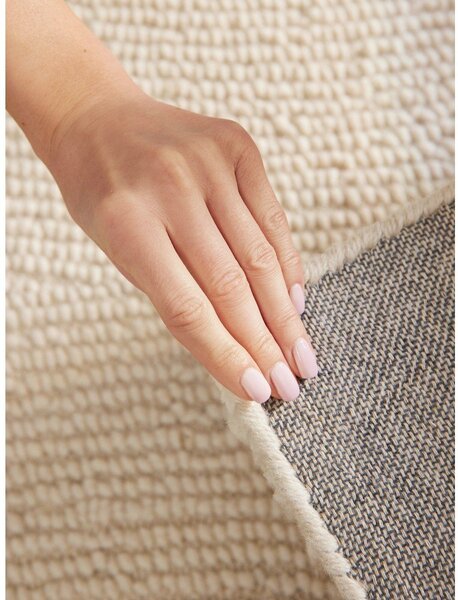 Ručně tkaný vlněný běhoun ve světle přírodní barvě 80x200 cm Calmio – Hanse Home