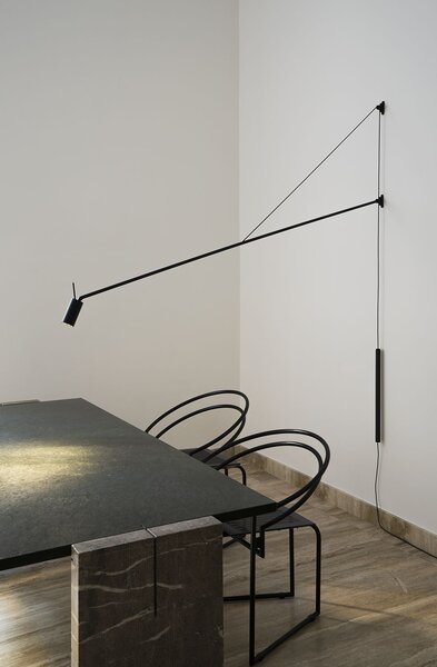 Nemo Swan, černá nástěnná lampa se stmívačem, 15W LED 2700K, délka 184cm
