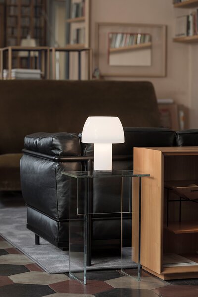 Nemo Lorosae, bílá stolní lampička se stínidlem ze skla, USB-C, 3W LED 2700, výška 25cm, IP55