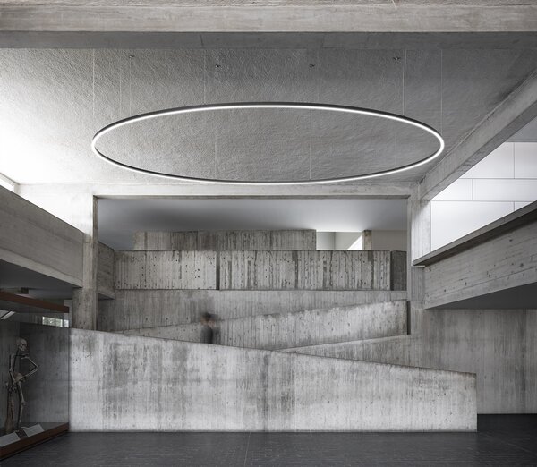 Ilti Zirkol Circle Downlight, bílé kruhové závěsné svítidlo, 226W LED 2700K DALI/PUSH, Ø500cm