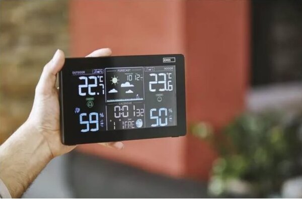 Bezdrátová meteostanice s budíkem 3xAAA černá