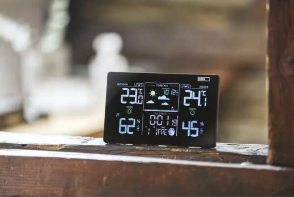 Bezdrátová meteostanice s budíkem 3xAAA černá