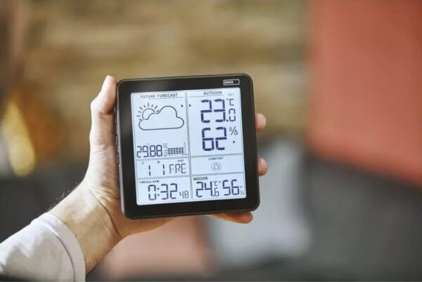 Bezdrátová meteostanice s budíkem 3xAA černá