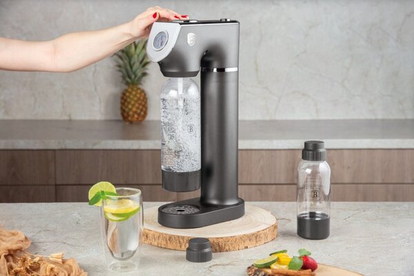 BERLINGERHAUS Výrobník sody SODABAR + 2 lahve Antracit Collection BH-8557