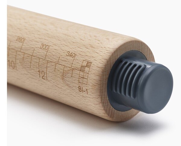 Dřevěný kuchyňský váleček PrecisionPin – Joseph Joseph