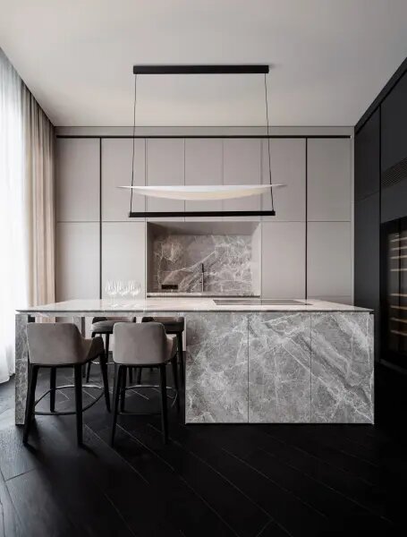 LED stmívatelný černo-bílý designový lustr Diona 3 – Černá