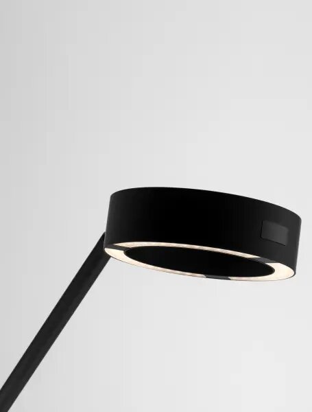 LED stmívatelná černá stojací lampa Afi
