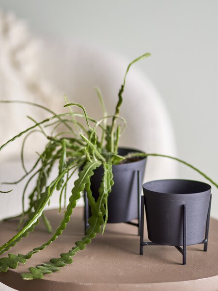 Bloomingville Kovový květináč Bell ø11 cm