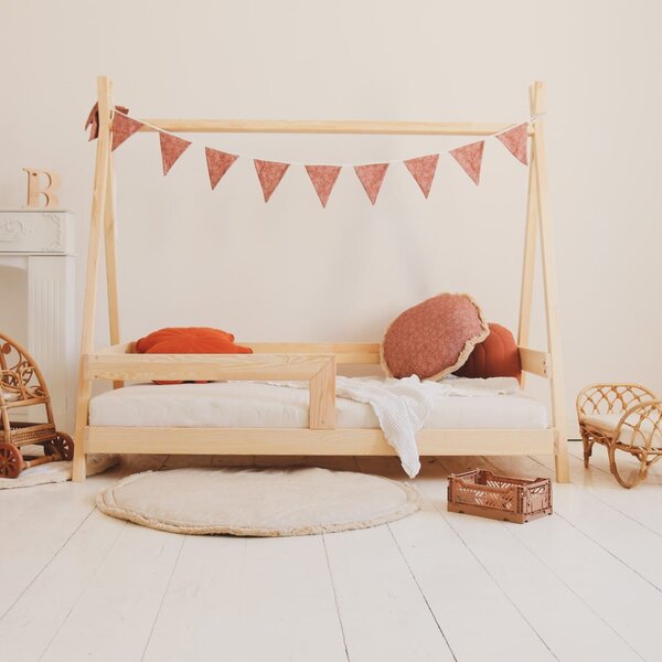 Dětská postel Teepee se zábranou Velikost spací plochy: 120x60, Barva: přírodní dřevo