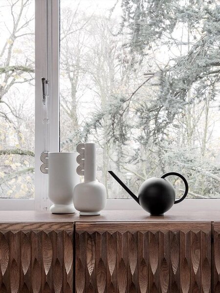 Konvička na zalévání Black Orb Wattering Can 2 l