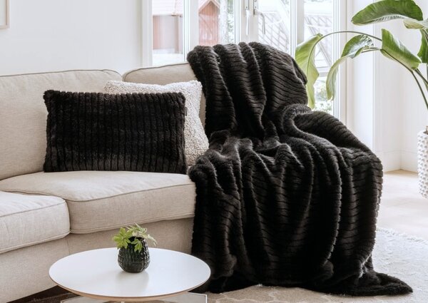 Skinnwille Home Collection Černý pléd Grace Black, kožešinový, 140x220 cm